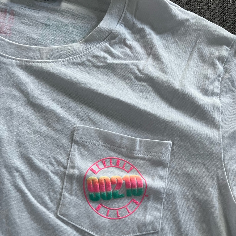 Official 90210 Cropped tshirt RARE - Picture 3 of 4